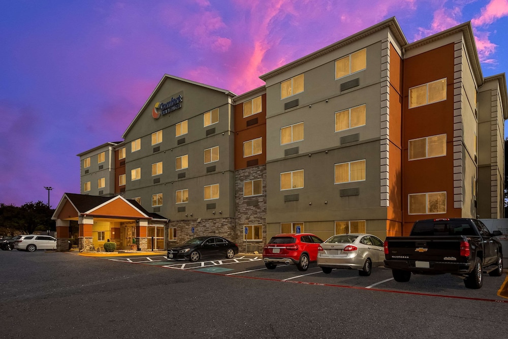 Comfort Inn & Suites Austin North Loop 43/46