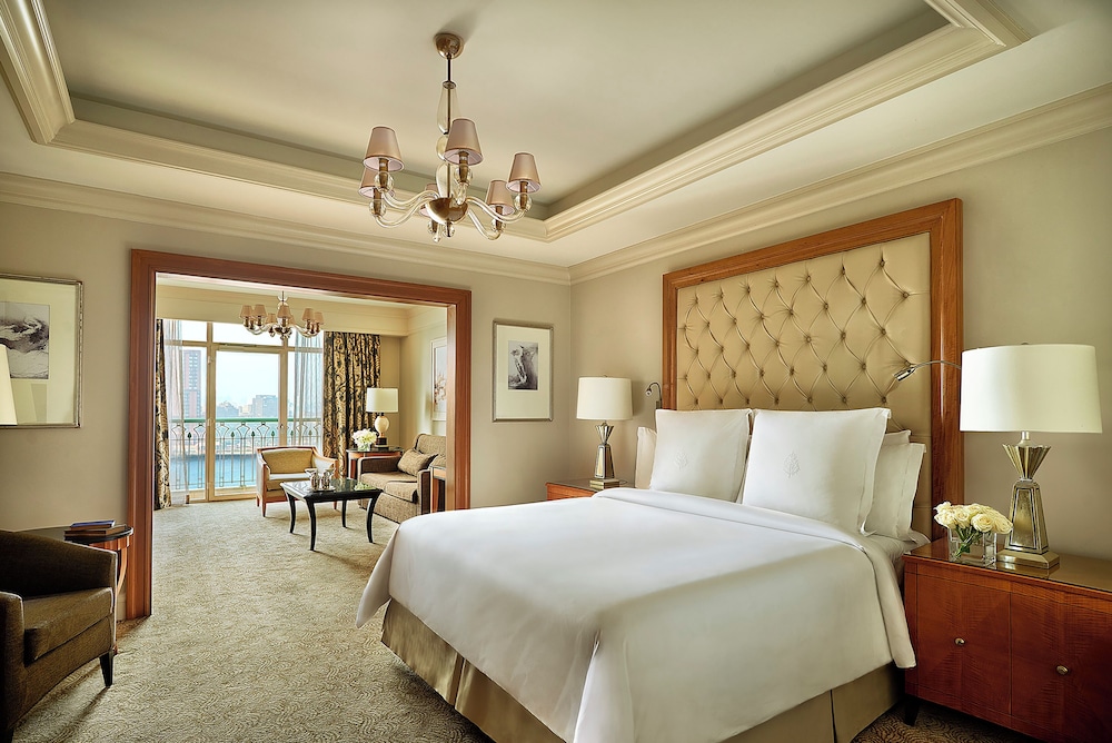 GRAND, KING BED, RIVER VIEW