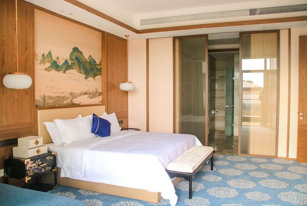 Wyndham Grand Plaza Royale Zhaotong 9/25