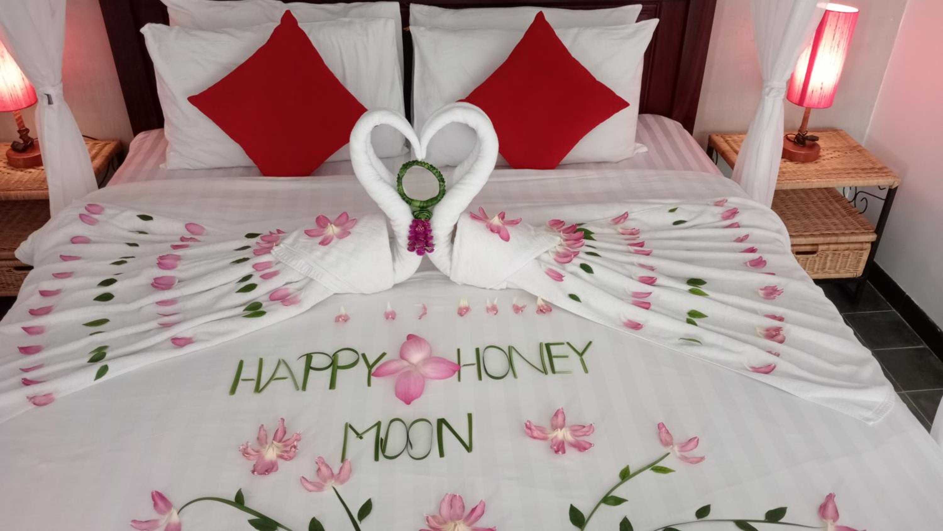 جناح شهر العسل بإطلالة على المسبح بشرفة، Boutique Indochine d Angkor 10/10