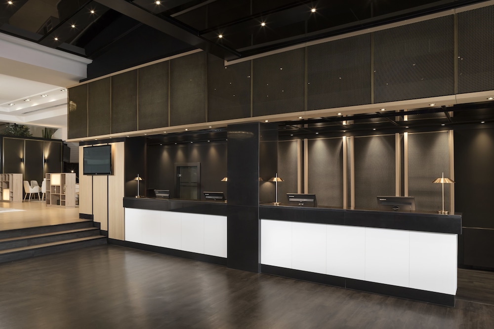 Melia Madrid Barajas 6/75