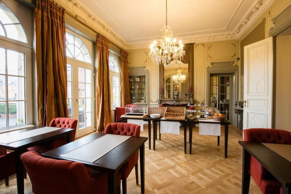 restaurant-cafeteria