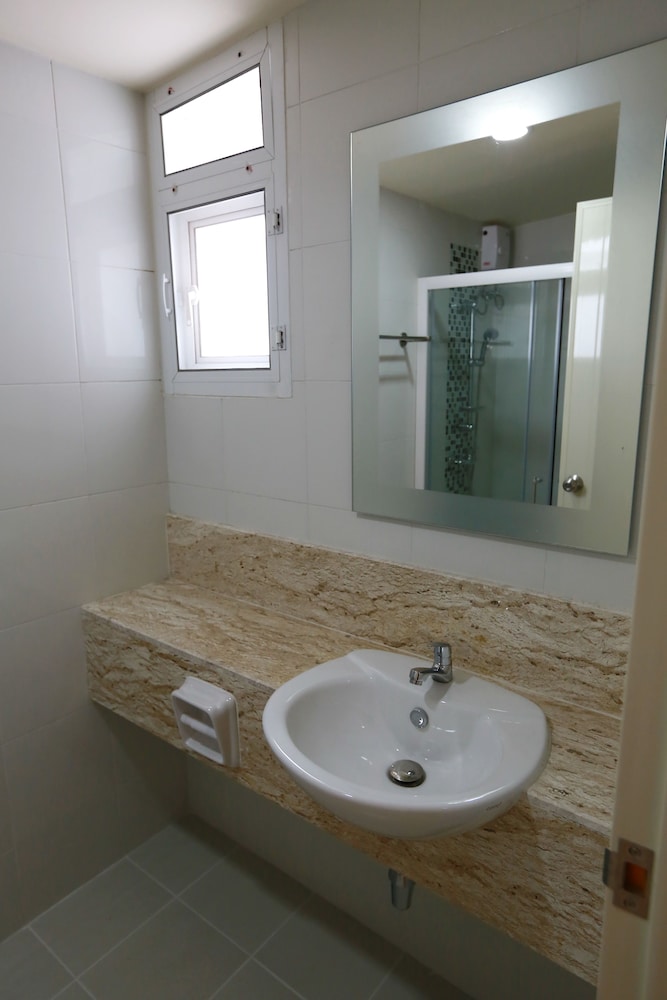 Sasi Place 33/65