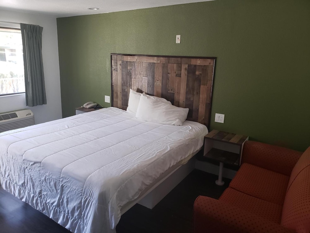 University Inn Fresno 31/48