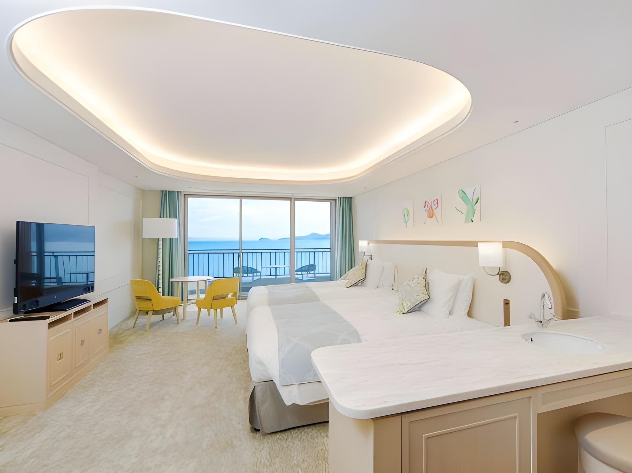 Deluxe, Twin Beds, East Wing