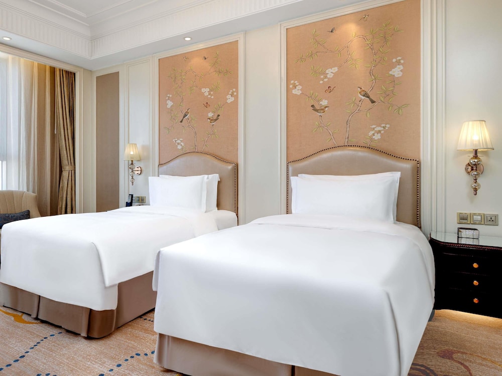 Superior, Twin Beds