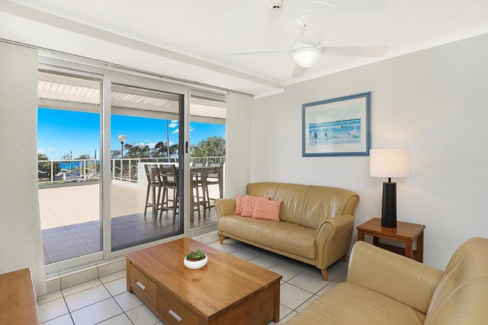ELOUERA TOWER BEACHFRONT APARTMENTS 40/69
