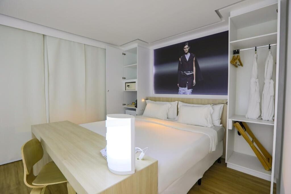 DELUXE, APARTMENT, KING BED