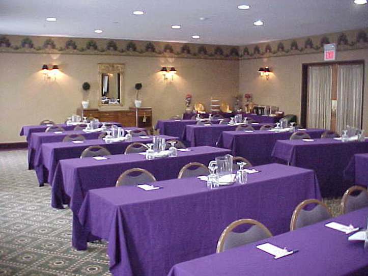 Holiday Inn Express & Suites Bloomington - Normal, an IHG Hotel 65/69