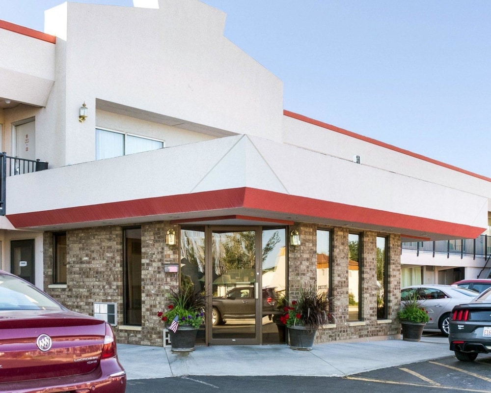 Econo Lodge Wall, SD 6/10