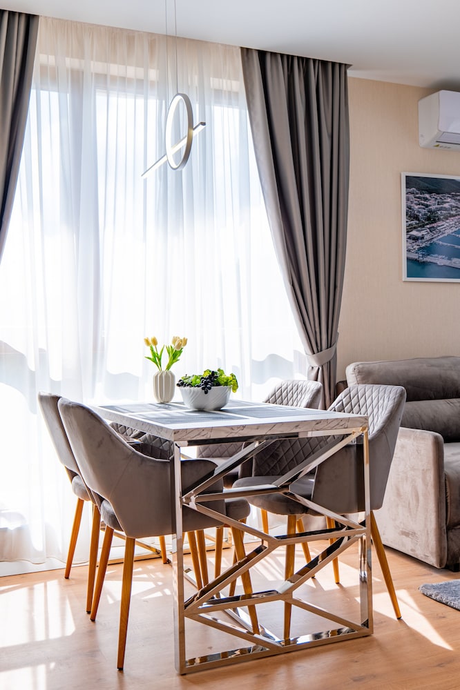 Harmony Suites 11, 12 Grand Resort 31/50