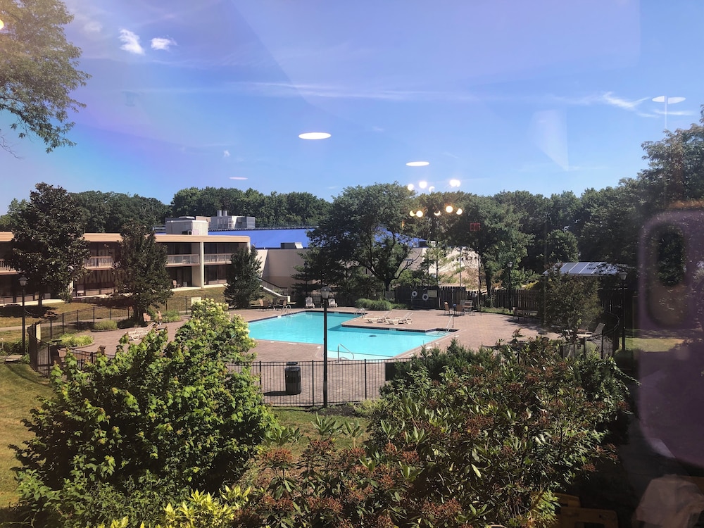 The Hotel Ml 55/57
