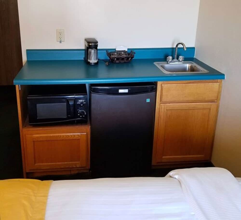 Americas Best Value Inn St. Louis South 12/37