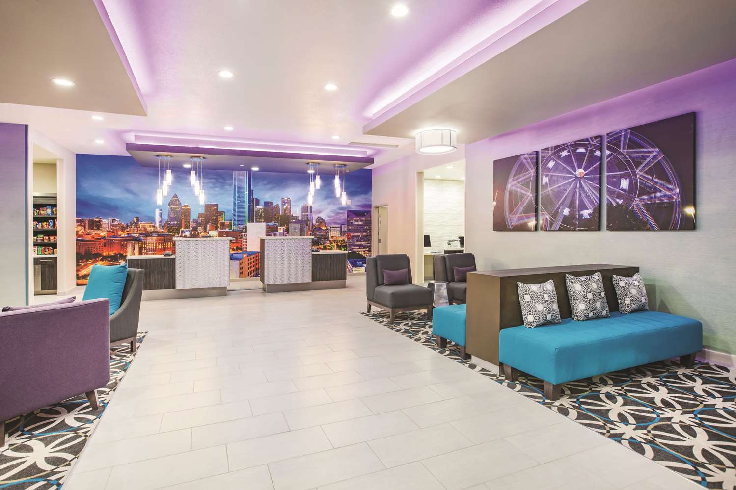 La Quinta Inn & Suites by Wyndham Dallas Plano - The Colony 14/20