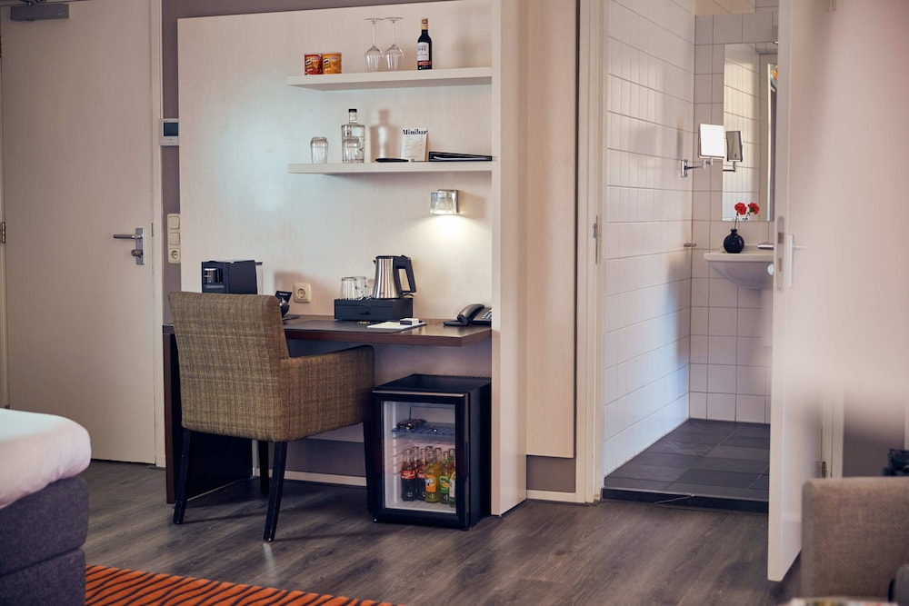 Hotel de Wereld 4/50