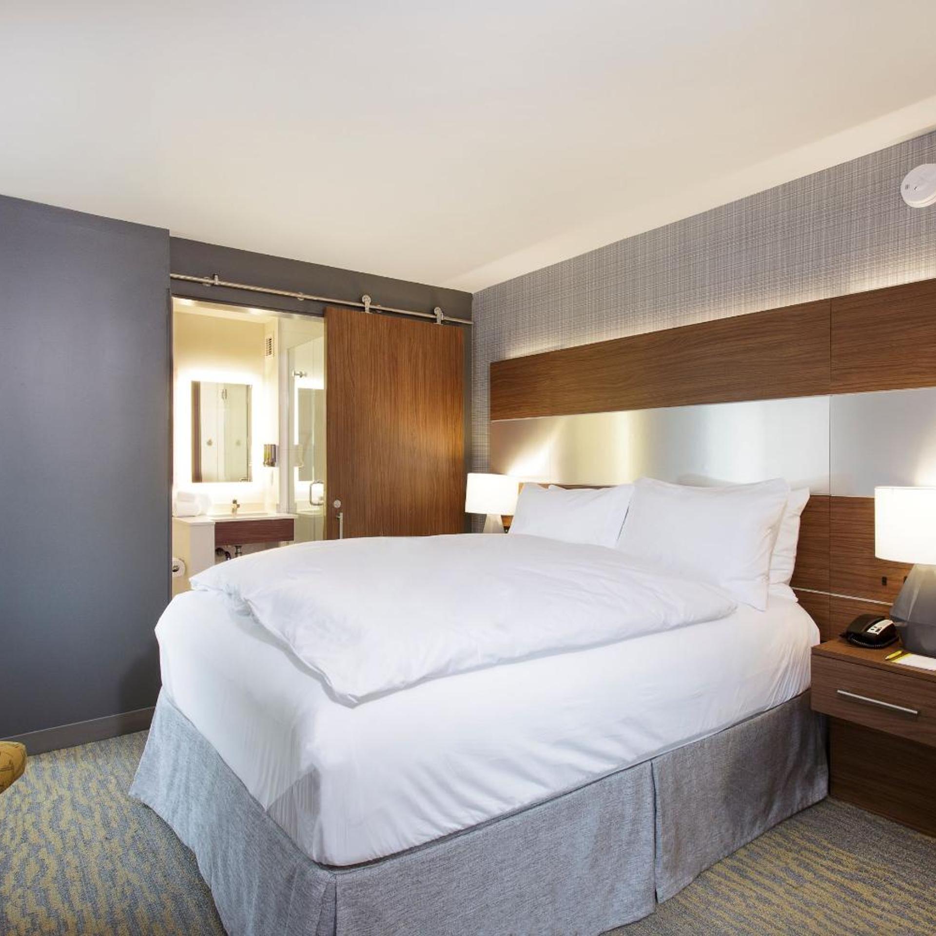 Z, King Bed, Queen Bed, Accessible