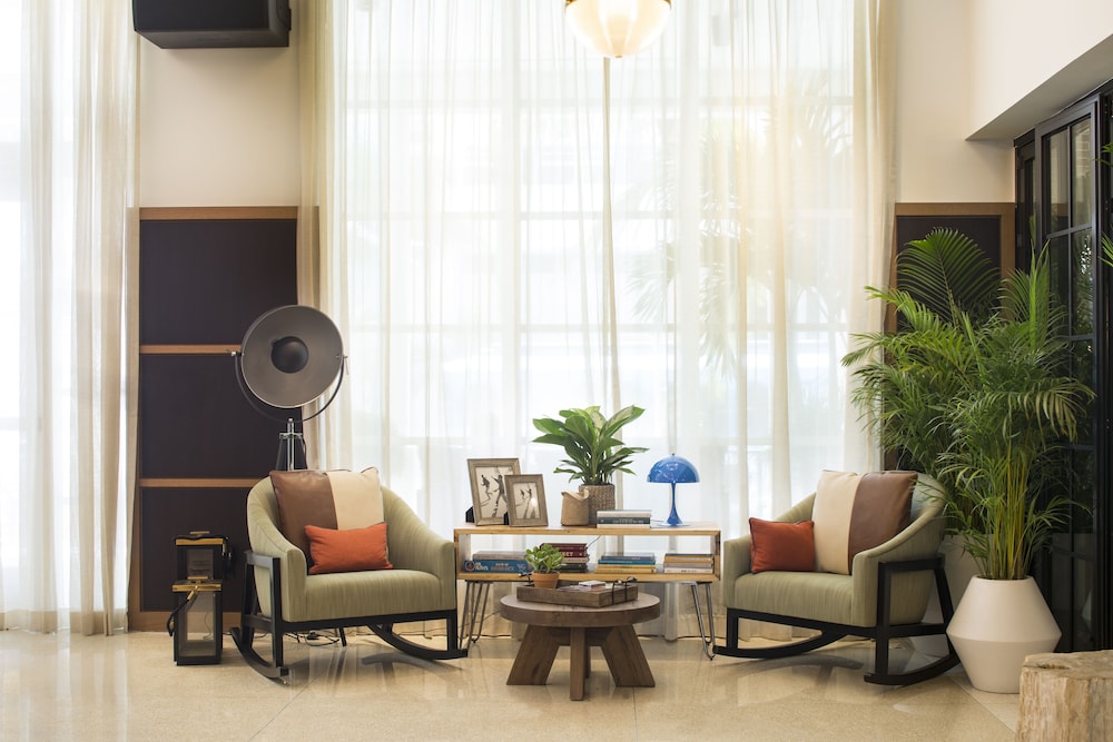 Hotel Rendale Miami 65/72