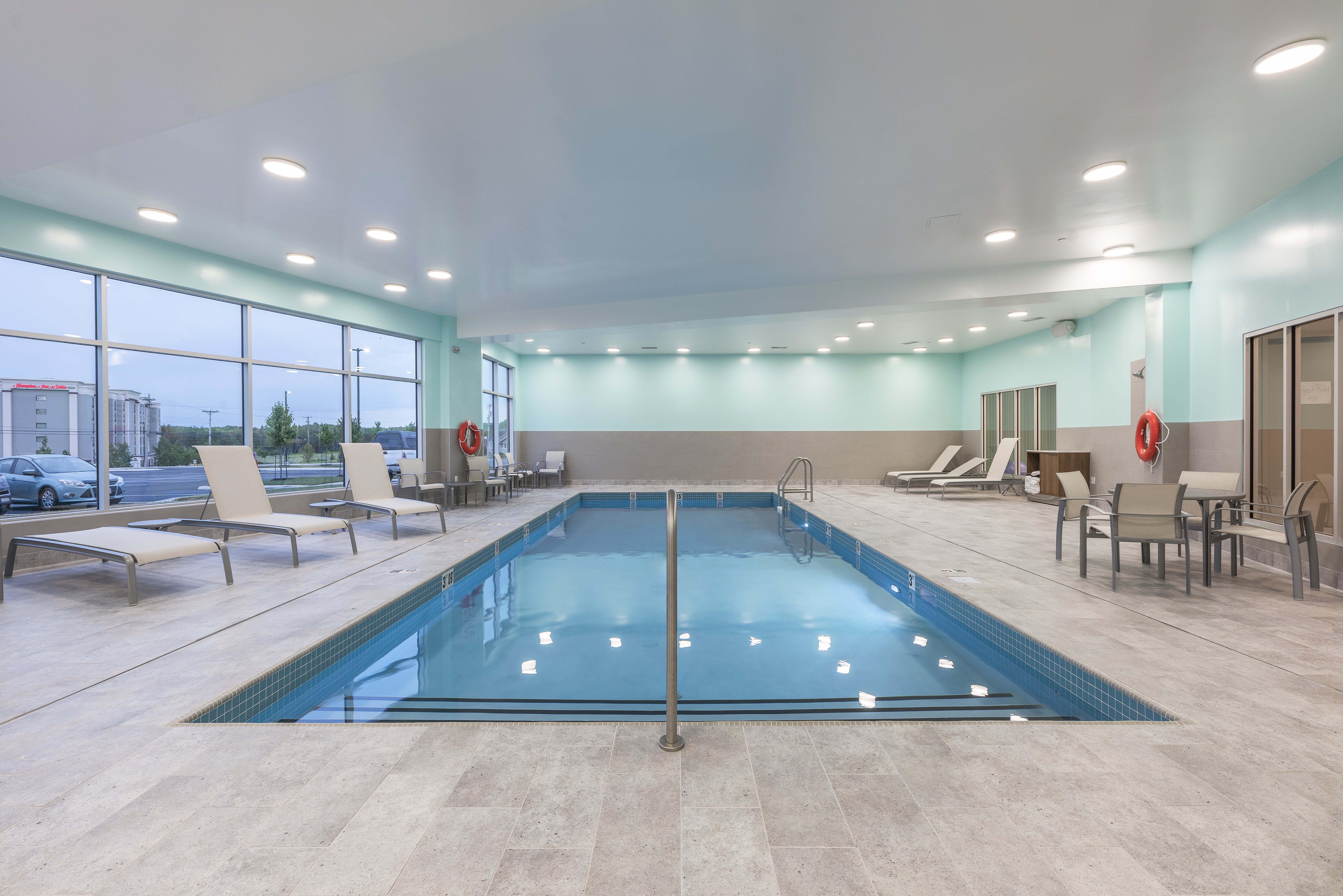 Holiday Inn Express Suites Moncton 33/63