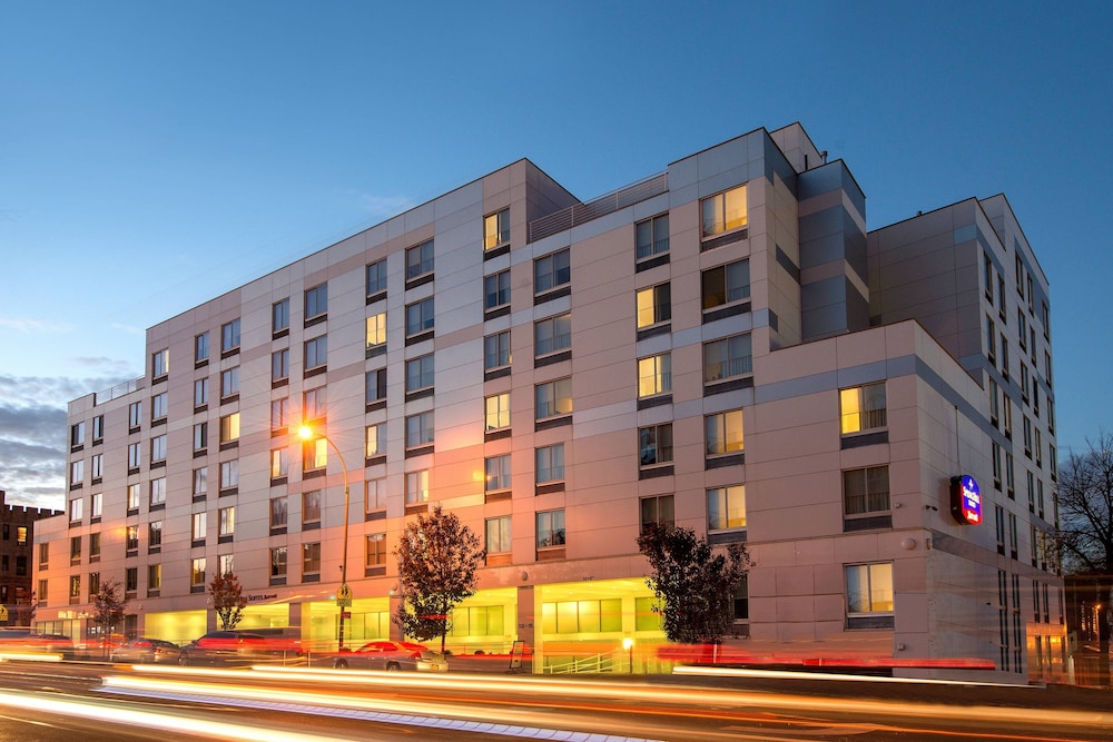 SpringHill Suites by Marriott New York LaGuardia Airport image