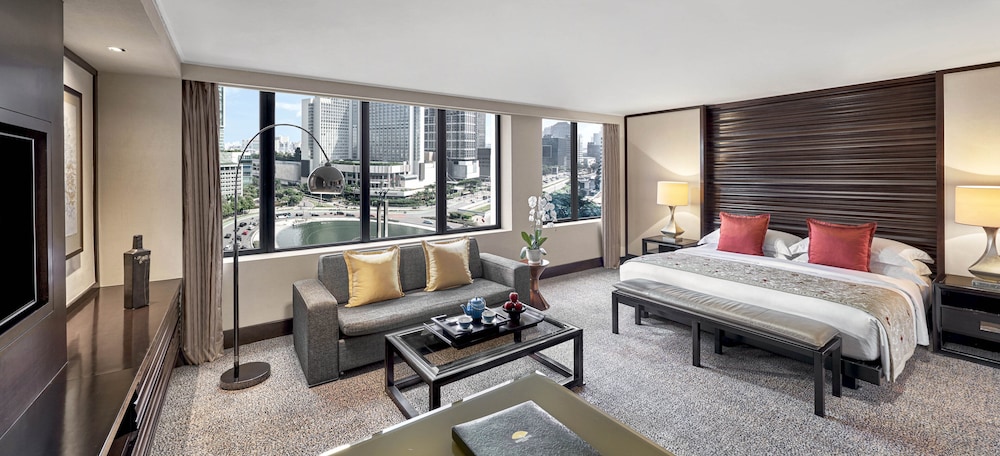 Mandarin Oriental, Jakarta 32/86