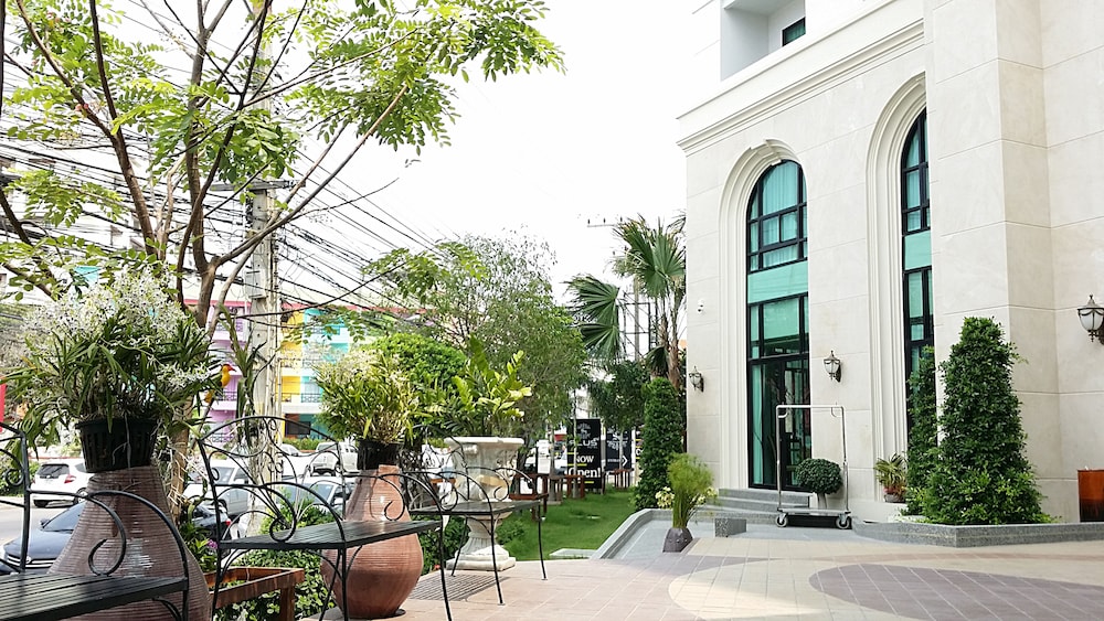 SN PLUS HOTEL 7/44