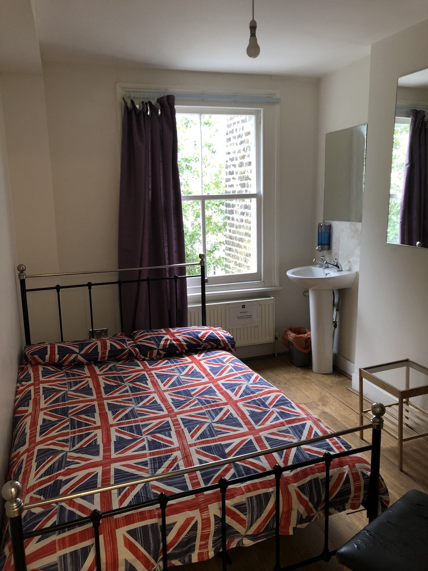 غرفة قياسية بسرير مزدوج بحمام مشترك، Saint James Backpackers 4/5