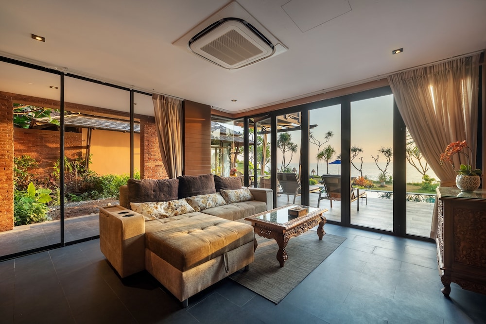 Nirvana Beach Resort and Spa 13/50