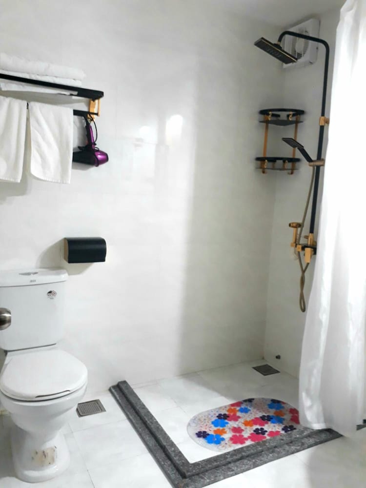 Ava Hotel & Apartment 44/48