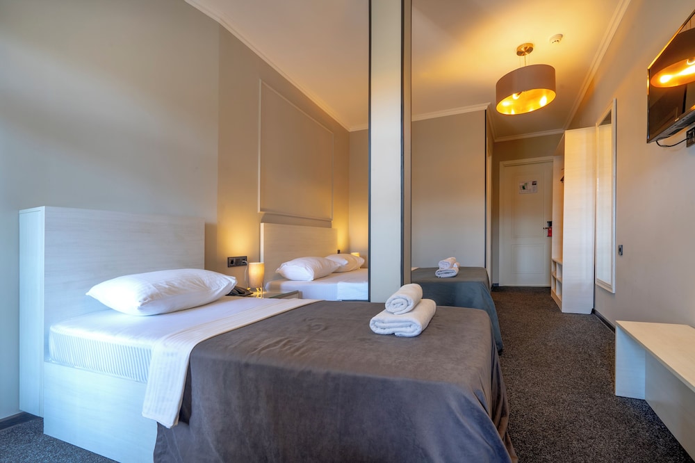 Hotel Piazza 15/50