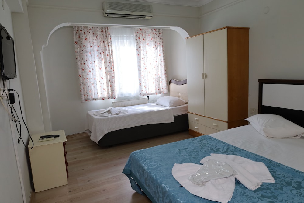 Demir Otel Restaurant 16/41