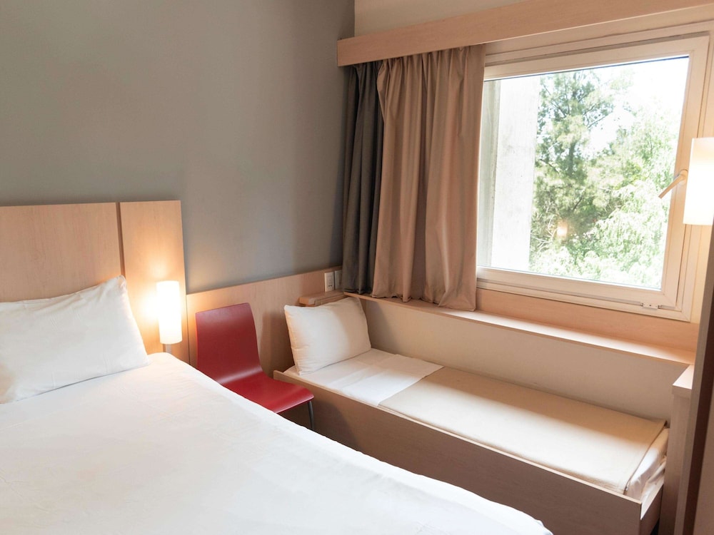 Ibis Pilar 14/63