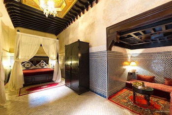 Riad Yacout 6/76