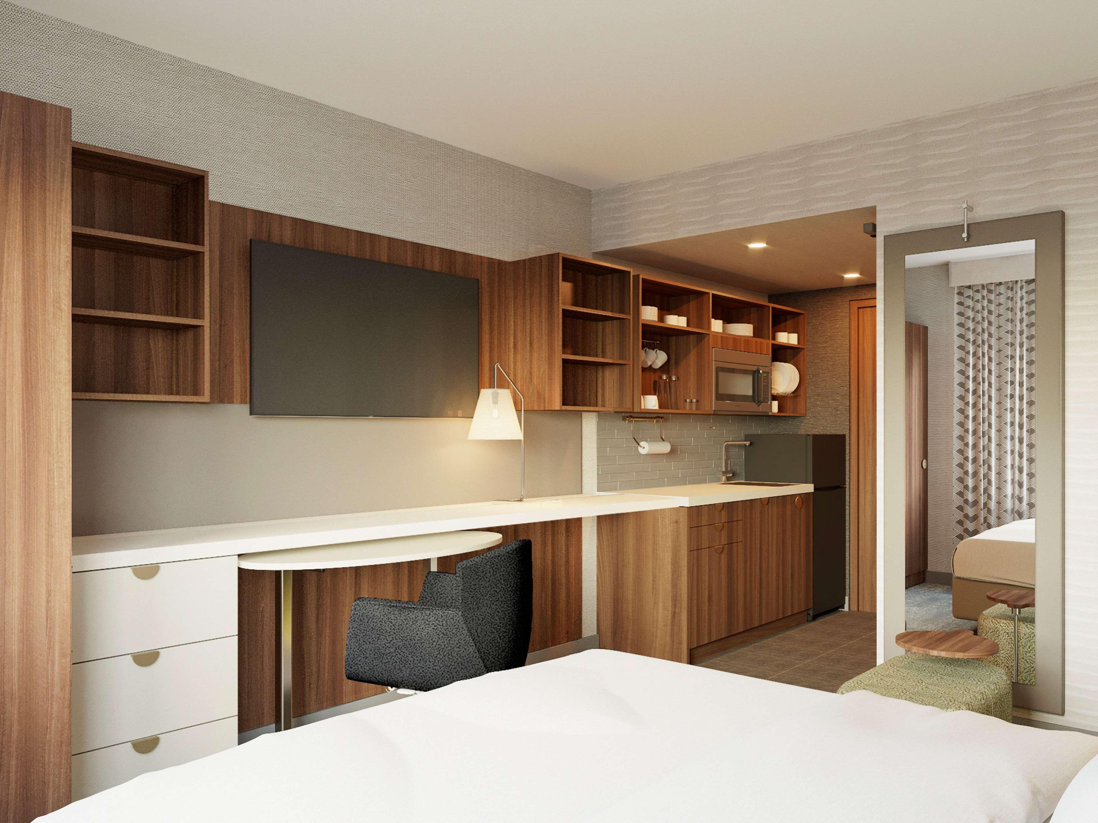 ROOM, QUEEN BED, LANDMARK VIEW, ACCESSIBLE