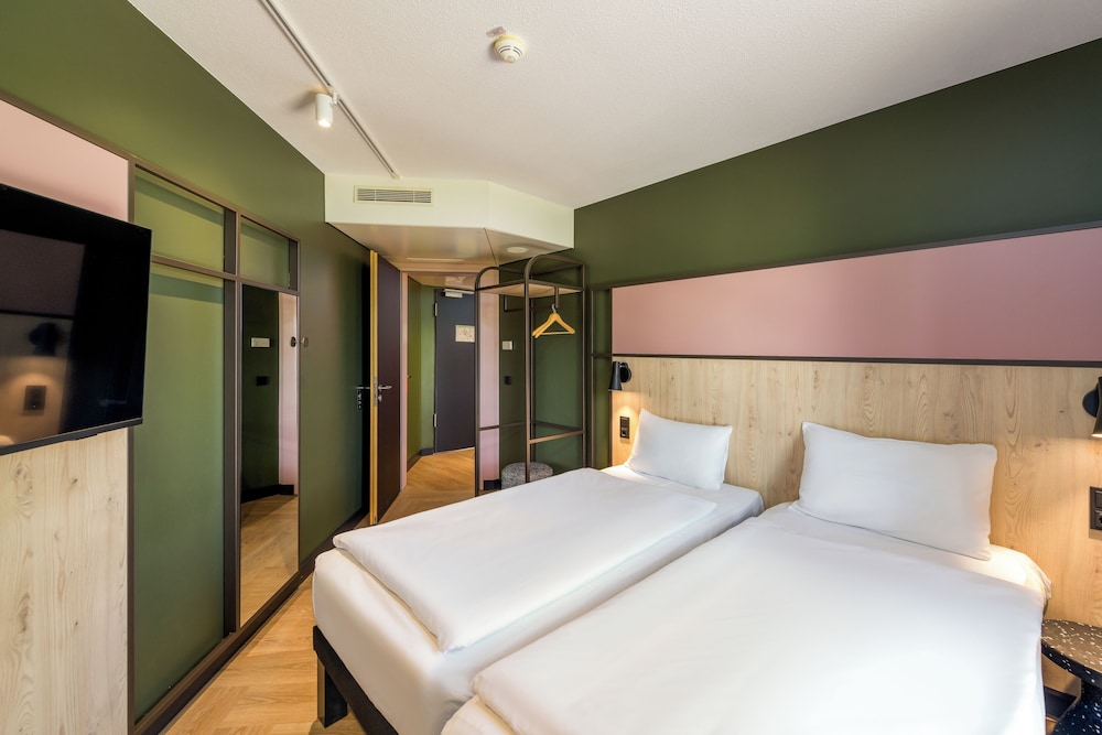 IBIS KONSTANZ 37/79