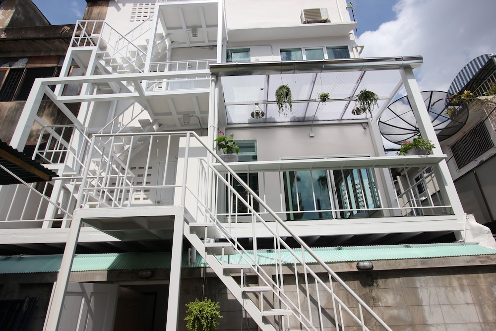 Diff Hostel 5/72