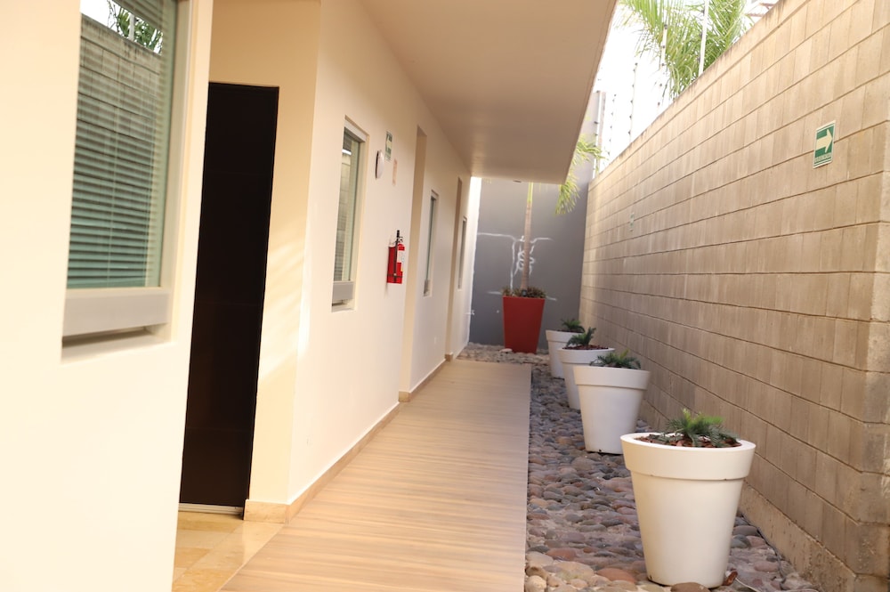 Home Suites Rotarismo 16/56