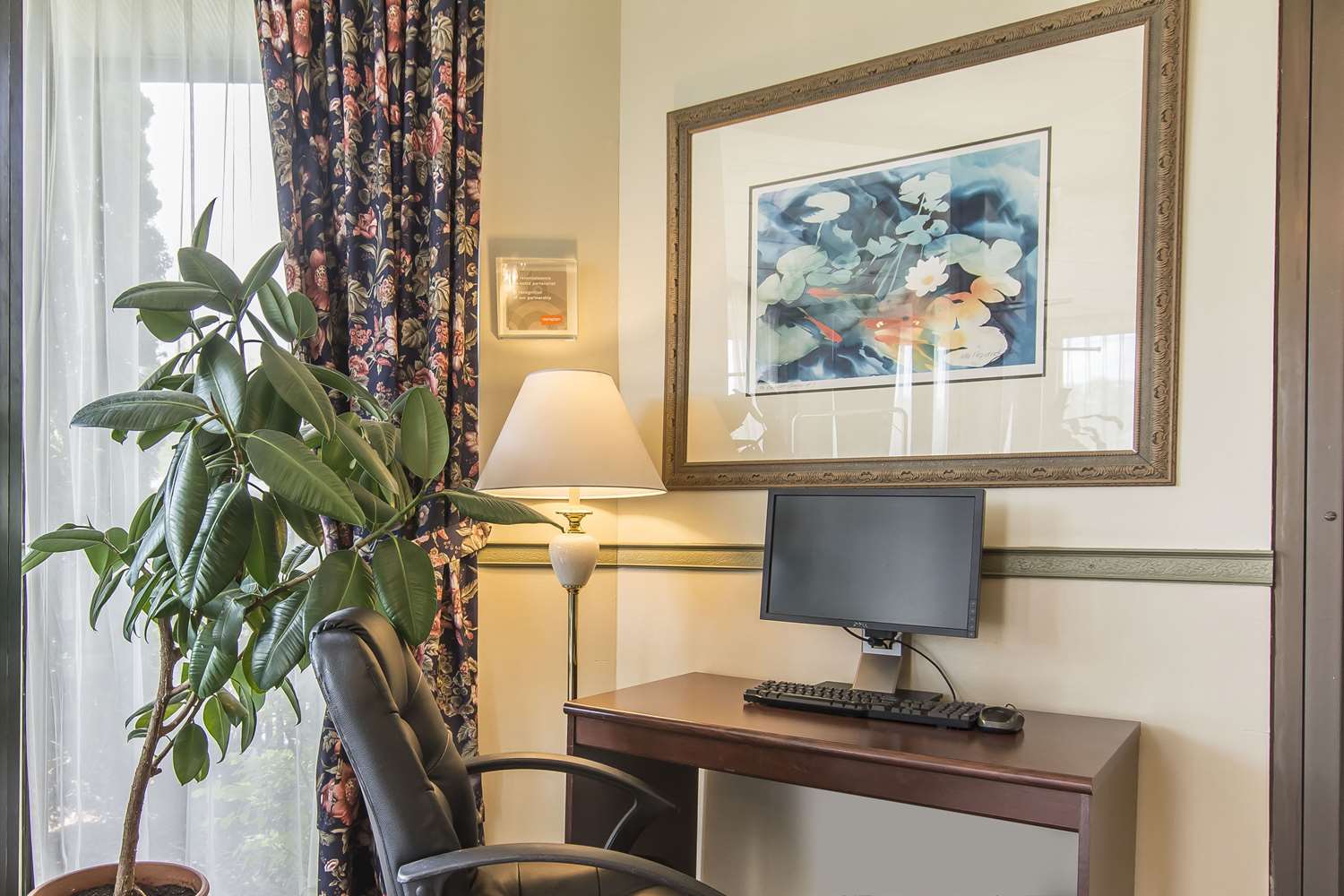 Quality Hotel & Suites Sherbrooke QC 11/14