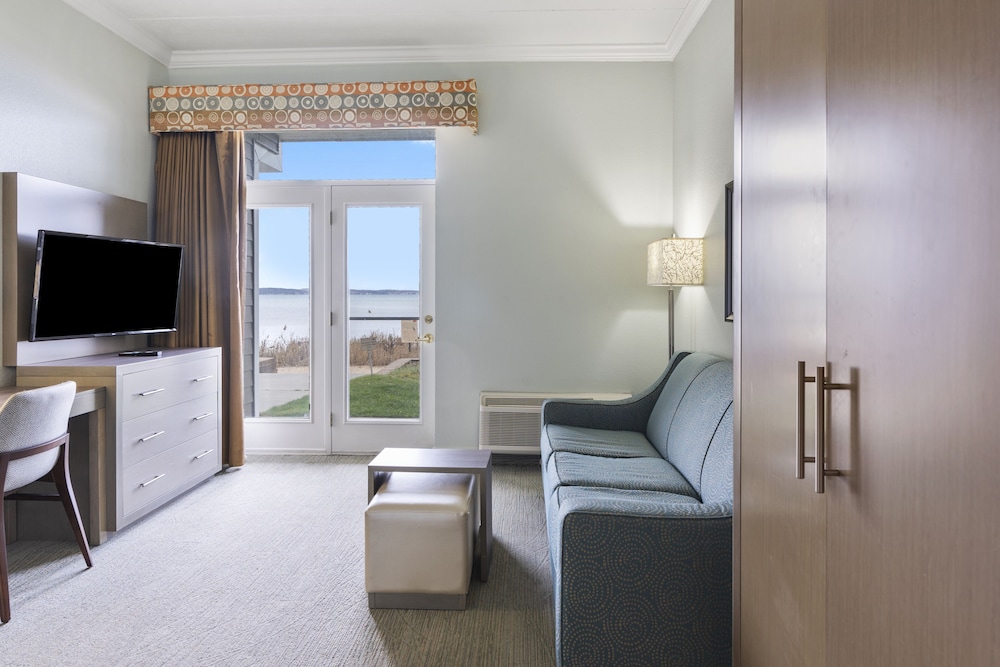 Cherry Tree Inn & Suites 30/51