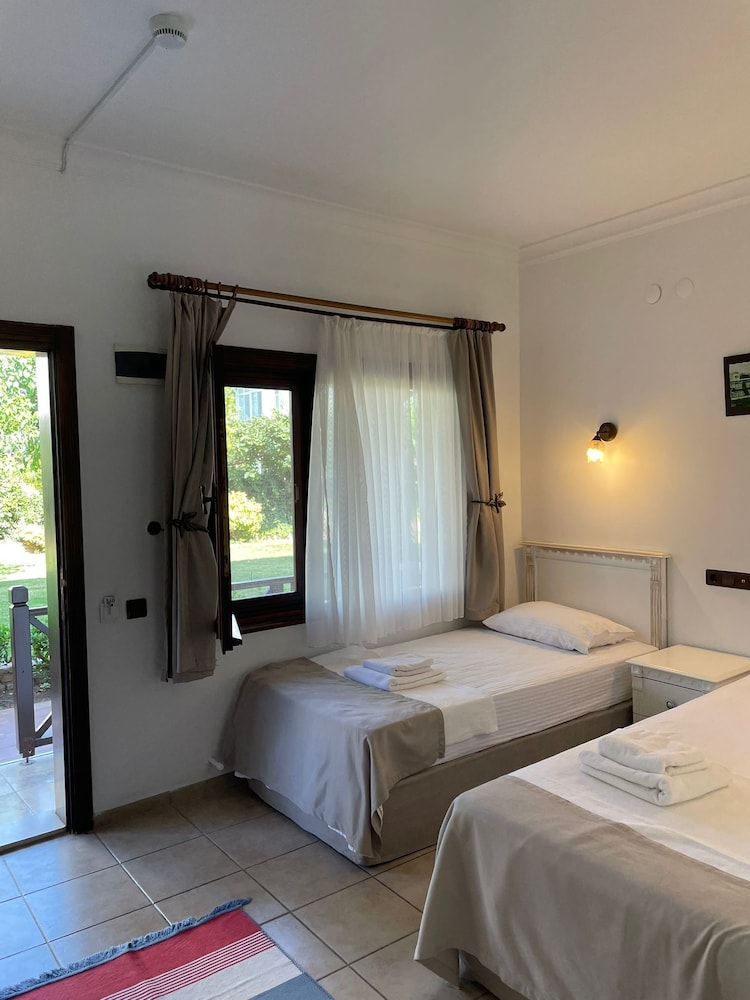 Hotel Deniz 16/64