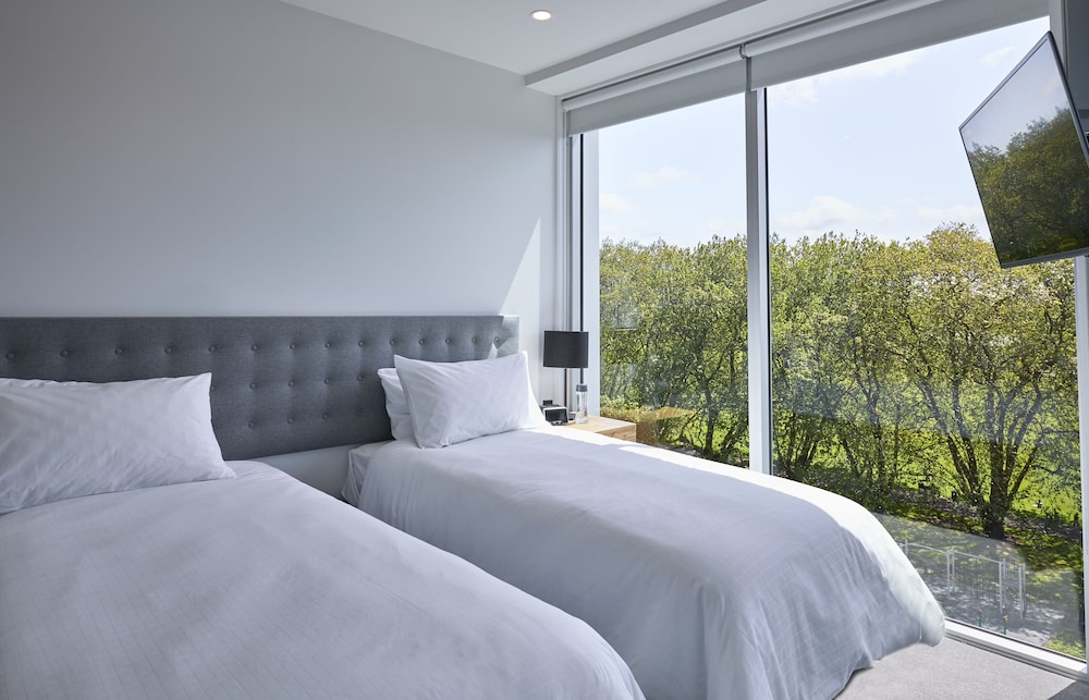 2 Bedrooms, Apartment, King and Queen Bed