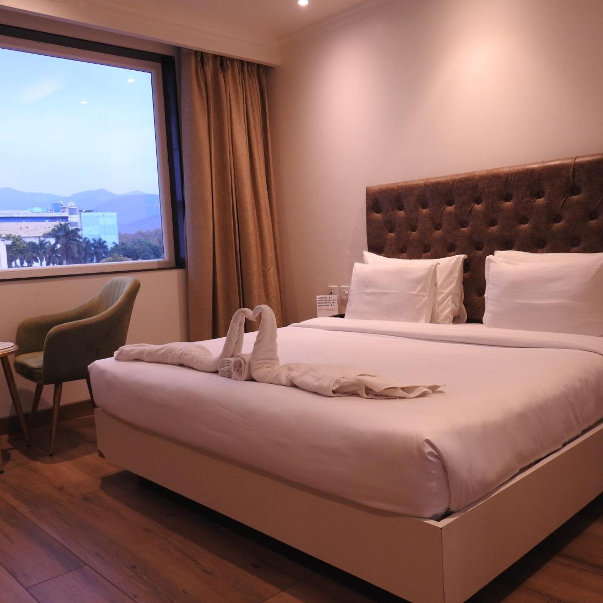 Sapphire Sky Hotel 11/50
