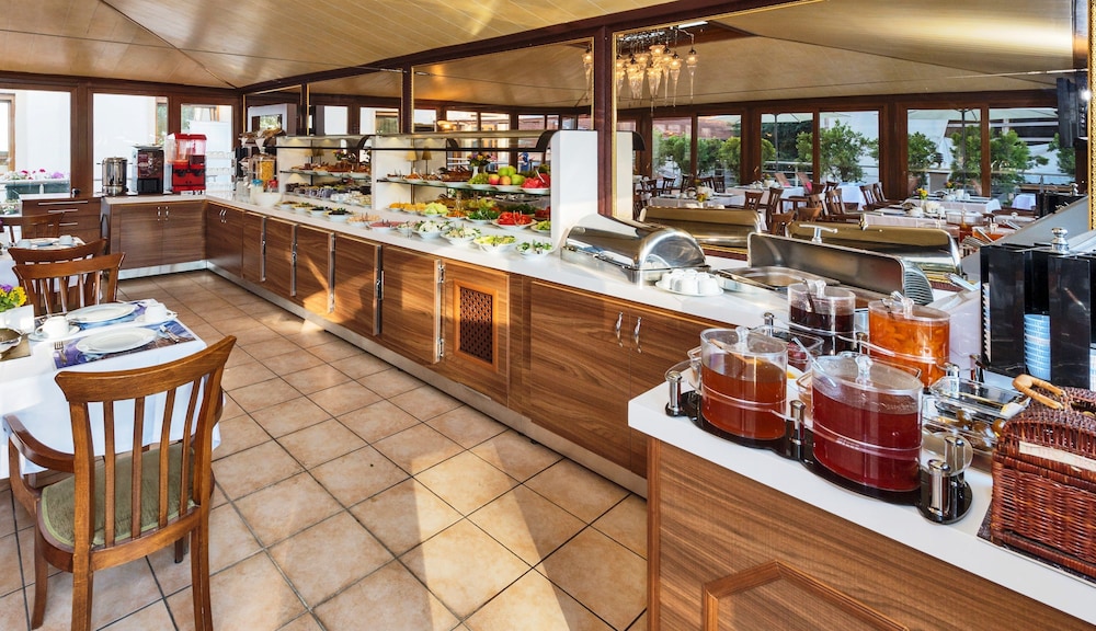 Zeynep Sultan Hotel 44/54