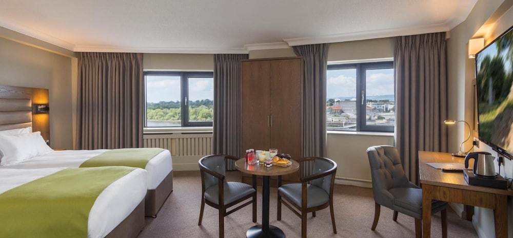 Limerick City Hotel 53/72