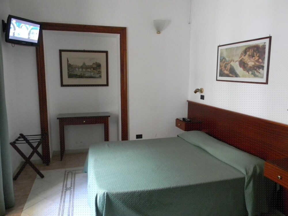 Hotel Primavera 12/64
