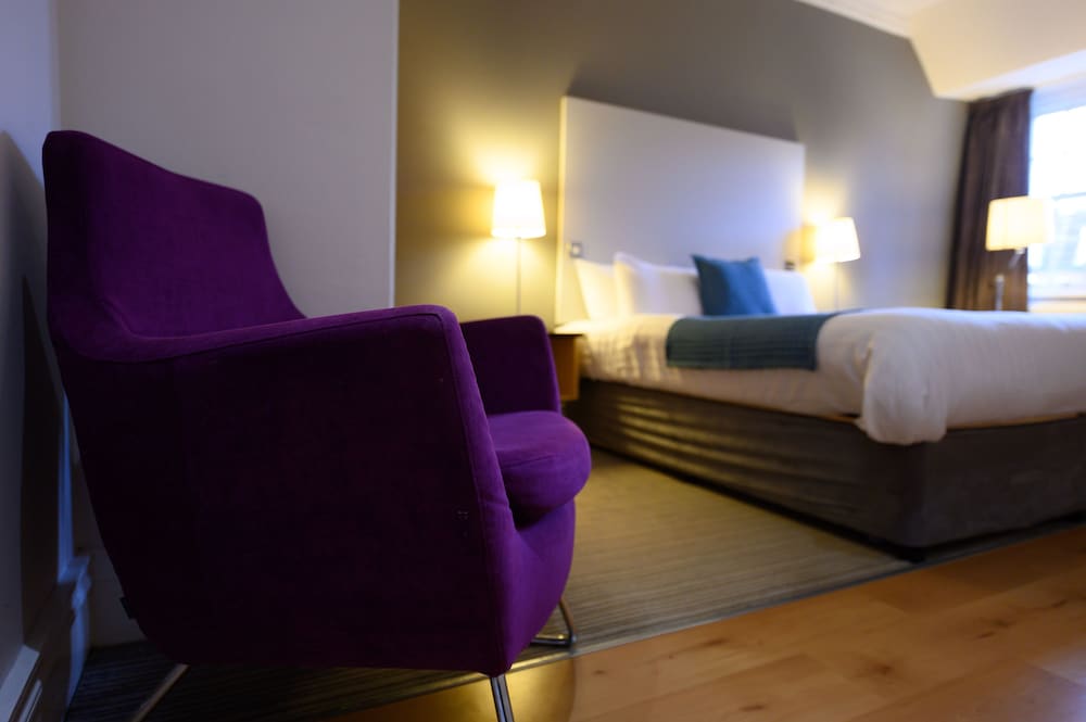 The Angel Hotel Cardiff 51/60