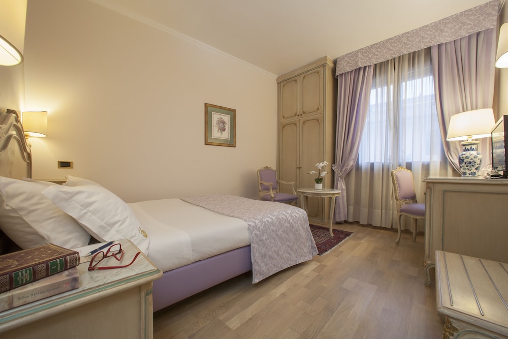 Majestic Toscanelli Hotel 4/36