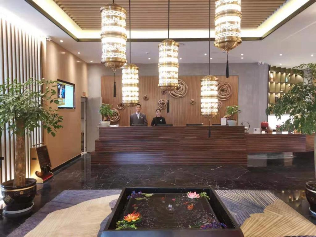 Metropolo Jinjiang Hotel ((Shangri-La Songzanlin Temple) 14/60