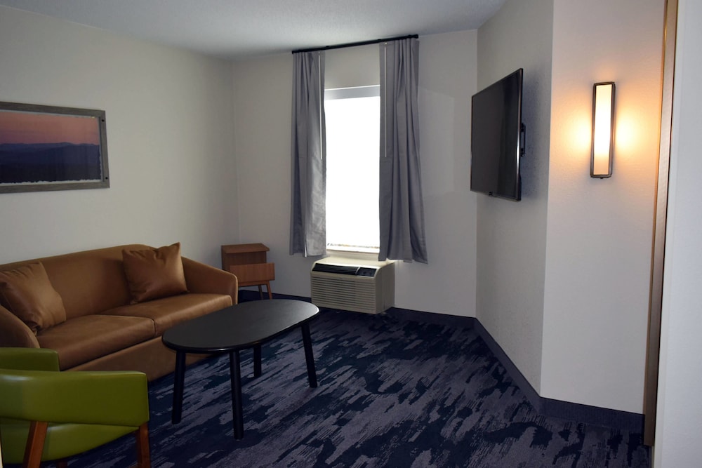 Fairfield Inn And Suites By Marriott Youngstown 26/35