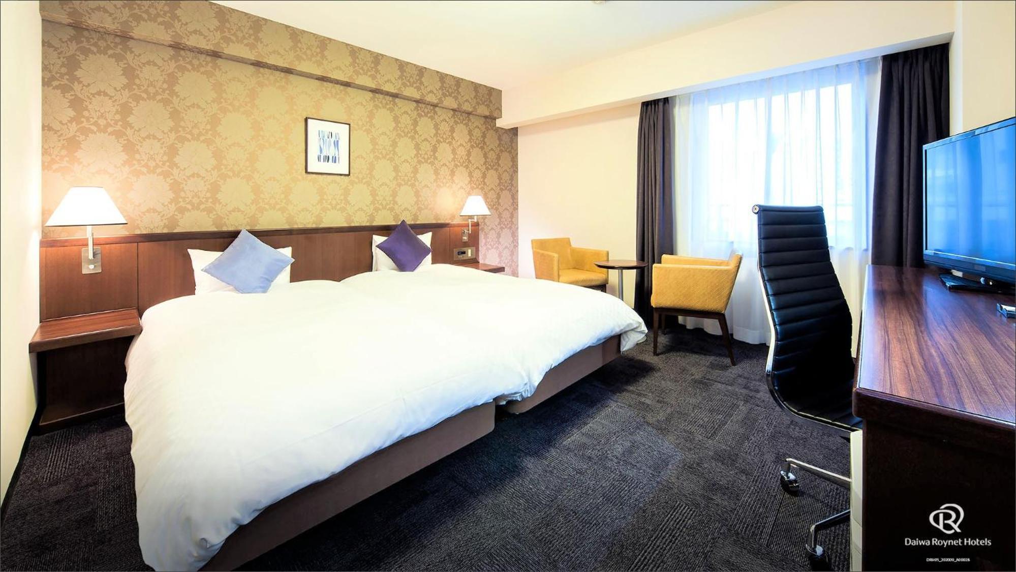 Semi Room, Hollywood, Twin Beds, 2 Semi Double Beds, Smoking