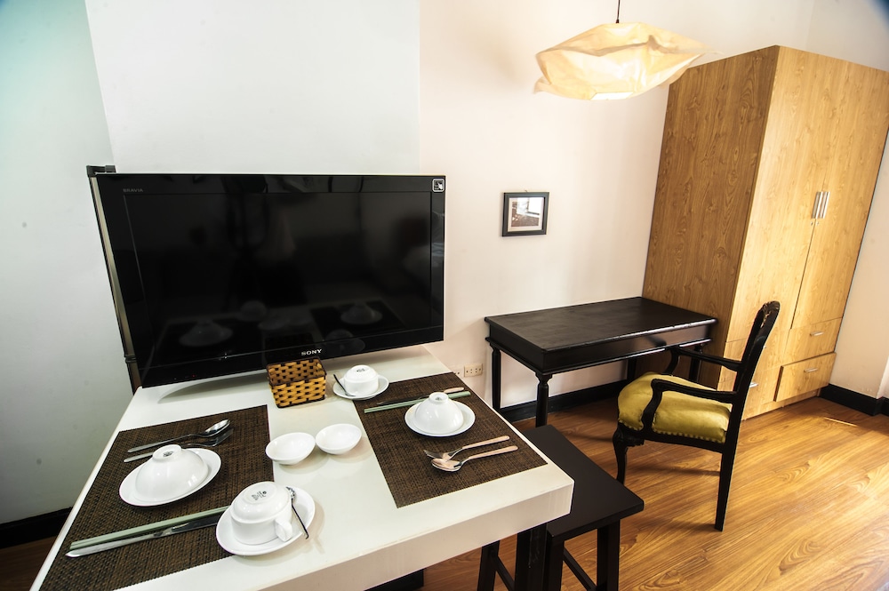 Hoa Binh Hotel 61/69